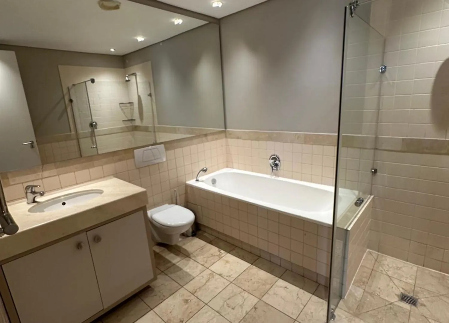 V&A Waterfront Cape Town The Most Secure And Luxurious 3 Bedroom Apartment With Views From All The Rooms ! Südafrika
