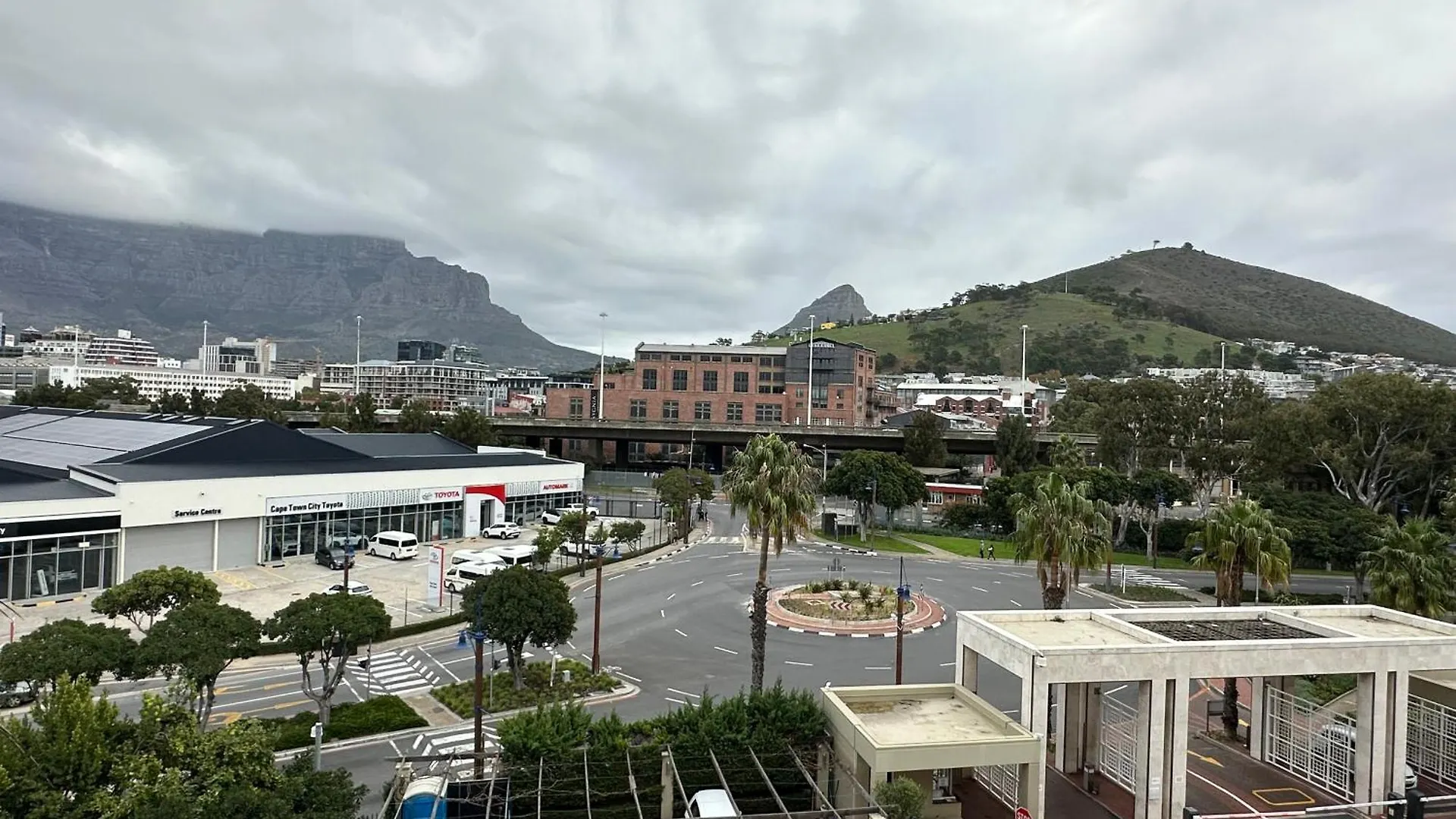 V&A Waterfront Cape Town The Most Secure And Luxurious 3 Bedroom Apartment With Views From All The Rooms !