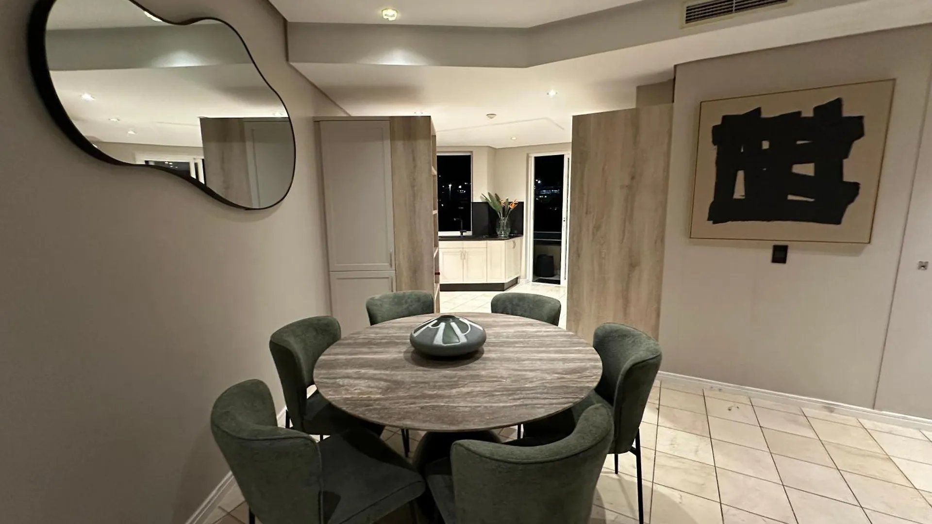 V&A Waterfront Cape Town The Most Secure And Luxurious 3 Bedroom Apartment With Views From All The Rooms !