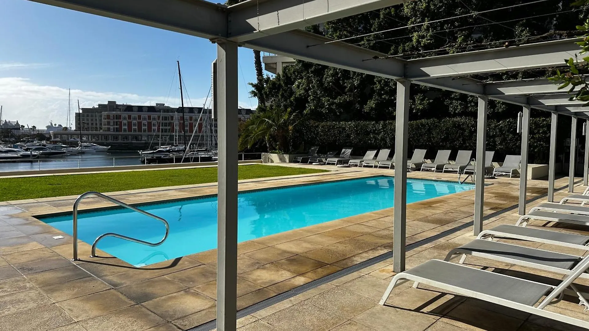 V&A Waterfront Cape Town The Most Secure And Luxurious 3 Bedroom Apartment With Views From All The Rooms !