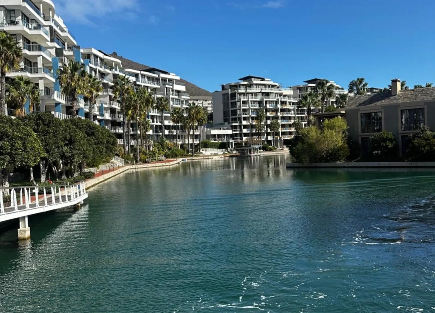 V&A Waterfront Cape Town The Most Secure And Luxurious 3 Bedroom Apartment With Views From All The Rooms ! 0*,