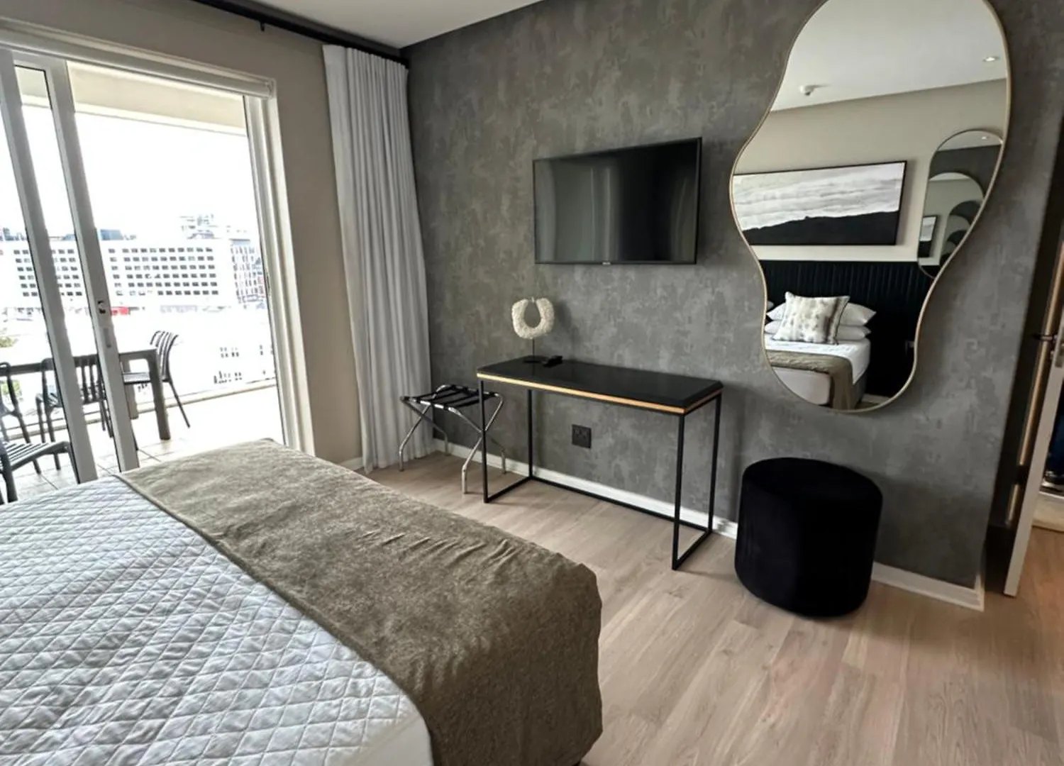 V&A Waterfront Cape Town The Most Secure And Luxurious 3 Bedroom Apartment With Views From All The Rooms ! 0*,  Südafrika